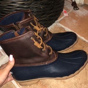 sperry boots!!